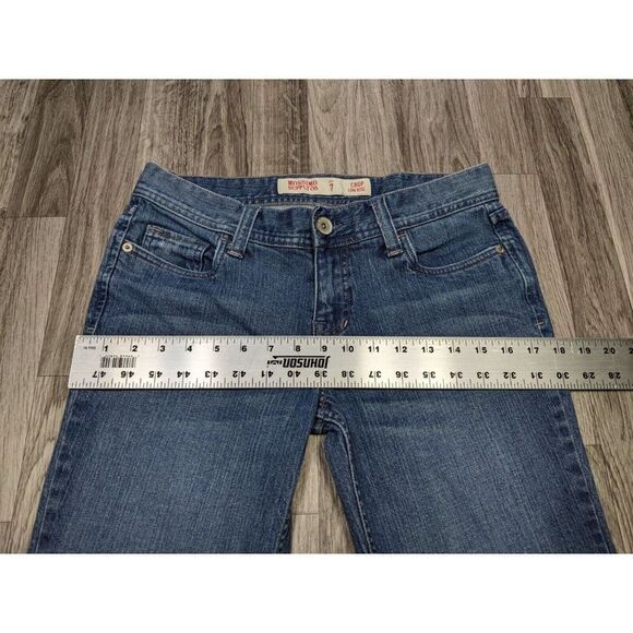 (3/$35) Mossimo Size 7 Low Rise Cuffed Embroidered Cropped Denim Blue Jeans - Picture 7 of 10